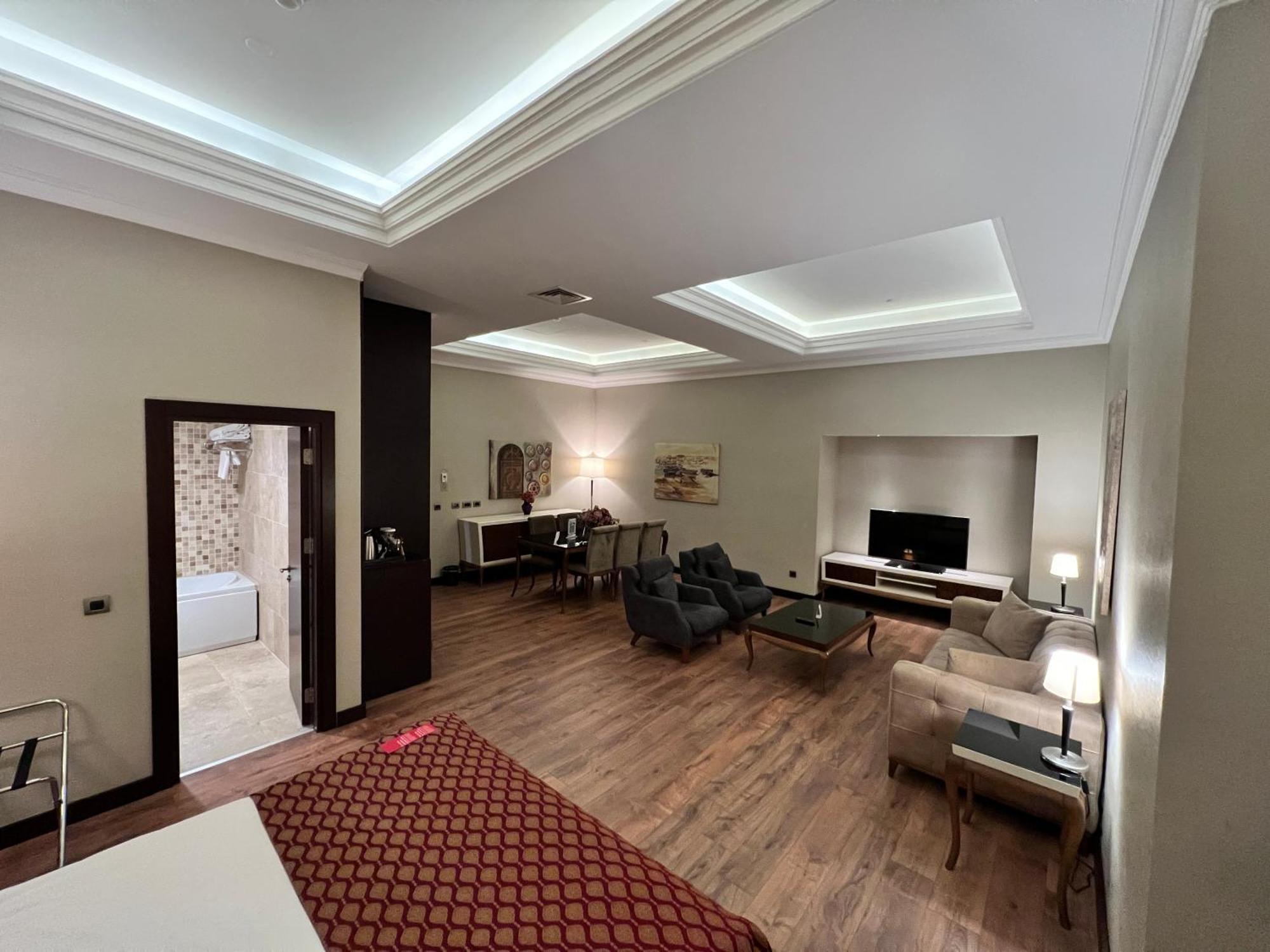 Hotel Ramada By Wyndham Istanbul Merter Zewnętrze zdjęcie